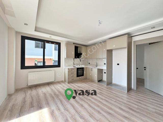 Yaşa Gyd 50. Yıl Mahallesinde | Giyinme Odalı 1+1 Kiralık