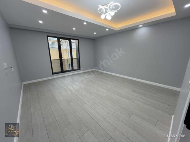 !YAŞAM'DAN!SIFIR METRO YKN İKİ DAİREDE KULLANILABİLİR4+2 190m