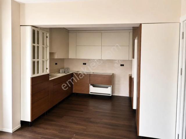 Yaşamkentte Asansörlü Güneş Enerjili Kiralık Villa
