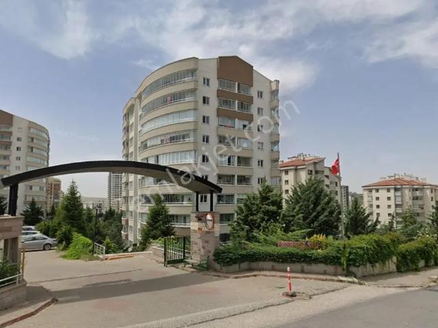 Yaşamkentte Başkent 2 Sitesi Arakat Geniş Satılık 4+1 Daire