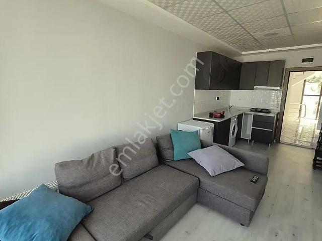Yaşamkentte Cadde Üzeri Herşeydahil 1+1 Kiralık Daire