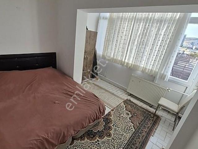 Yaşamkentte Cadde Üzerinde 1+1 Arakatta Herşeydahil Eşyalı Daire