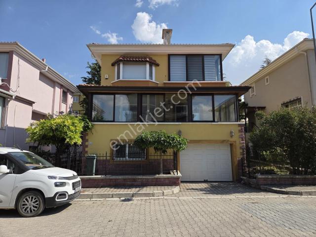 Yaşamkentte Full+full Yapılı 4+2 Satılık Müstakil Villa