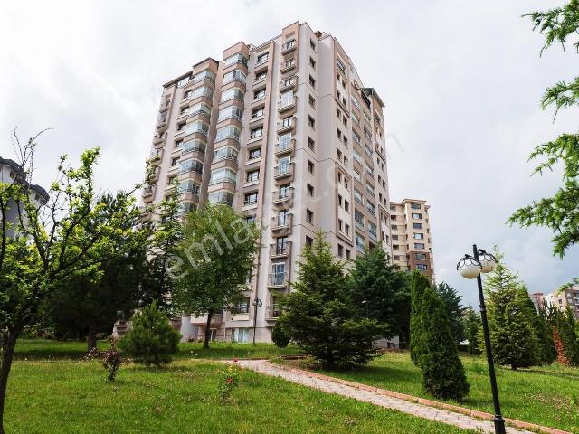 Yaşamkent Gülbeng Sitesi Cadde Cepheli Satılık 4+1 Daire