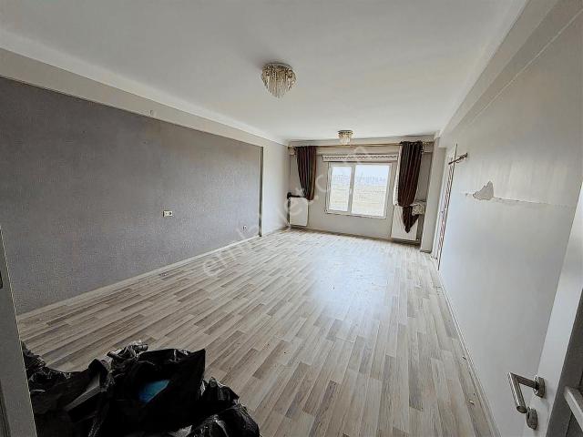 Yaşarsoy Gyo'dan Ataşehır Prestij Sitesi 4+1 Daire