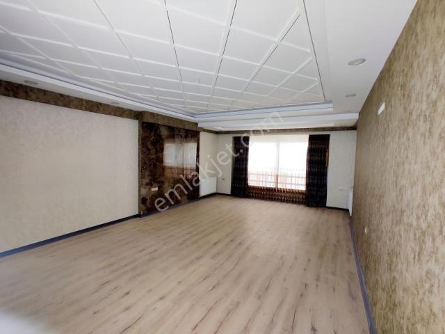 Yaşarsoy Gyo'dan Mehmetçik Gürkan Sitesi 4+1 Arakat Lüks Daire