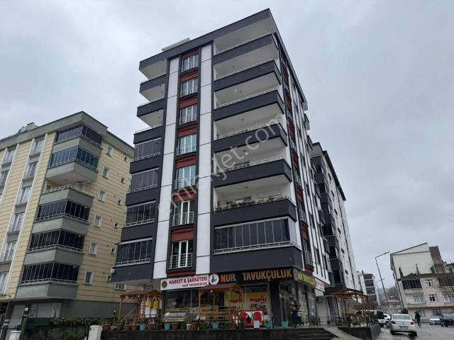 Yağmur Emlak'tan Cadde Üstü Kiralık 160 M² Sıfır Lüks Daire