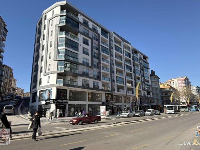 YAĞMUR EMLAK'TAN MERKEZDE 2+1 KAPALI OTOPARKLI SATILIK DAİRE