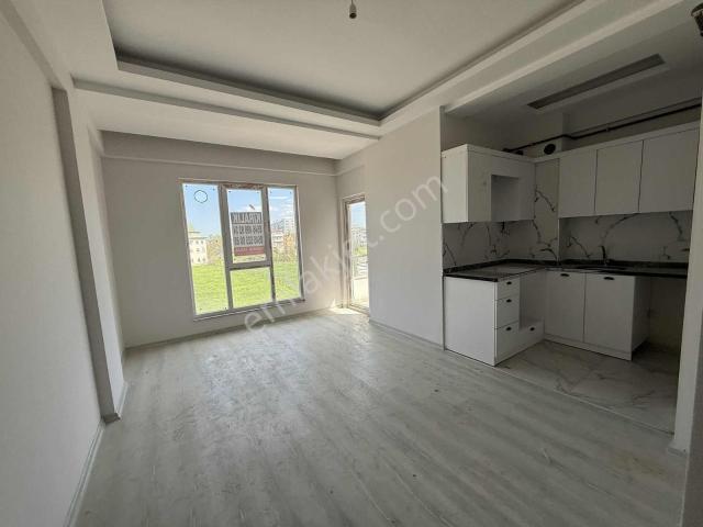 Yağmur Emlak'tan Tekkeköyde Kiralık 1+1 Sıfır Daire