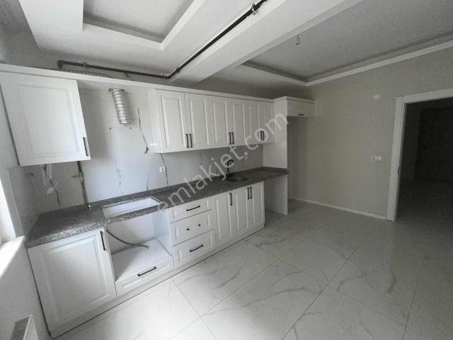 Yağmur Emlak'tan Tekkeköy'de Kiralık 2+1 Merkezi Konum Daire