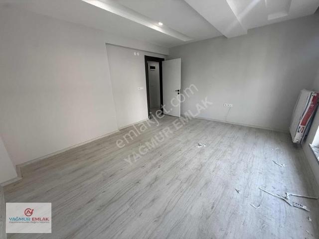 Yağmur Emlak'tan Tramvaya Yakın Kiralık 2+1 Sıfır Daire
