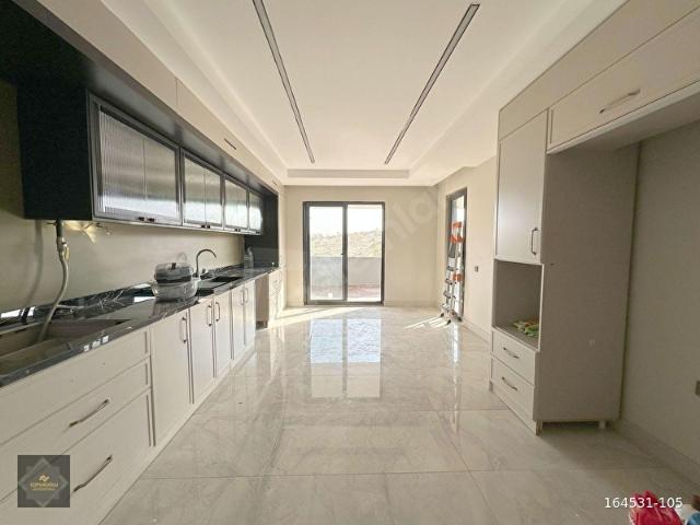 YAMAÇTEPEDE GALLE PARK MANZARA AÇIK CEPHE DÜŞÜK KAT 4.5+1 DAİRE