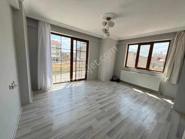 Yaman'dan Bolvadin Hacı Halife Mah. Kiralık 2+1 Daire