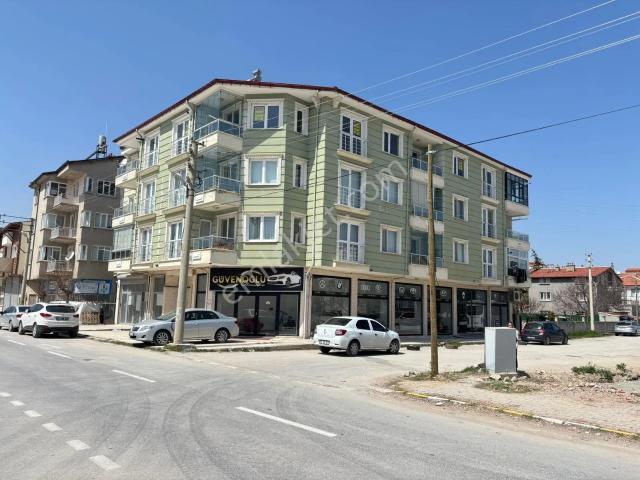 Yaman'dan Bolvadin Sağlık Meslek Lise Karşısı Satılık 3+1 Daire