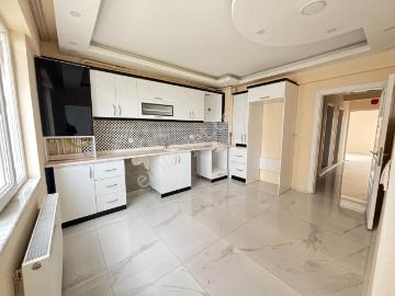 Yaman'dan İhsaniye Mahallesi Site İçi 2+1 Kiralık Daire
