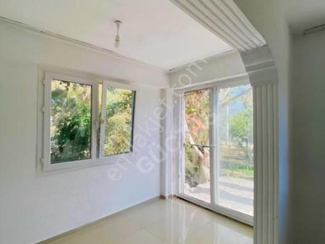 Yanıklar'da Kiralık 200m2 Geniş 4+1 Müstakil Bahçeli