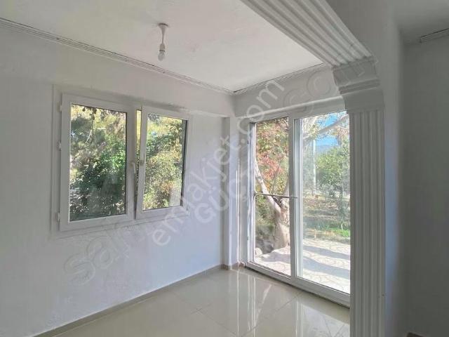 Yanıklar'da Kiralık 200m2 Genişzemin Kat 4+1 Bahçe Kullanımlı