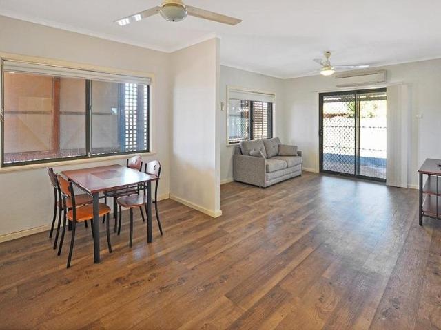 YANDERRA APARTMENT 1x1 Furnished with a Yard