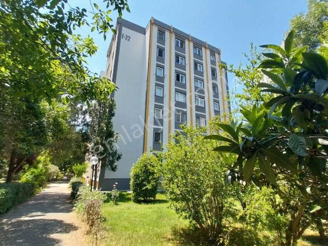 Yahyakaptan F Bloklarında 3+1 Eşyalı Kiralık Daire