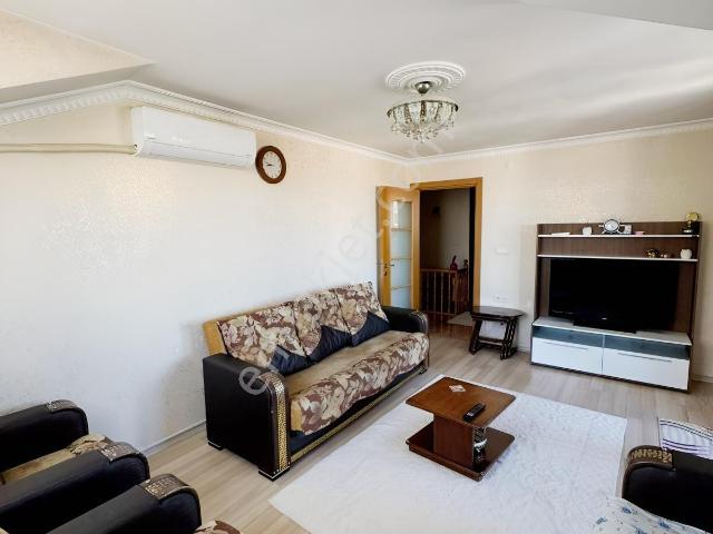 Yakuplu Metrobüse 10 Dk Mesafede Eşyalı Kiralık 1+1