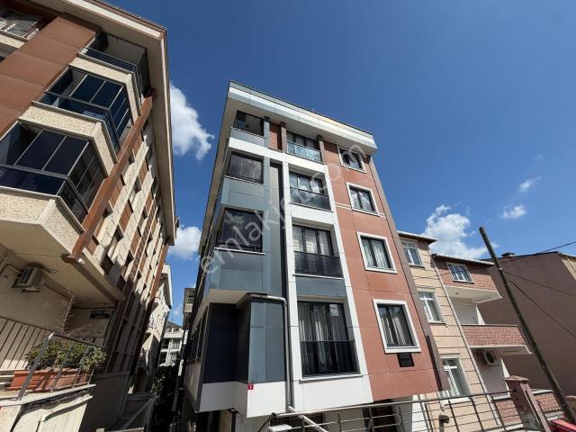 Yakuplu'da Metrobüse Yakın Asansörlü 2+1 Kiralık Daire