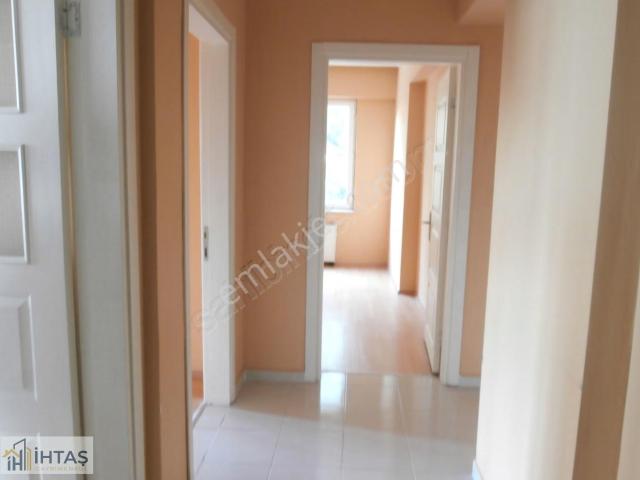 Yakupluda Metrobüse Yakın Site İçinde 3. Kat Kiralık 3+1 Daire
