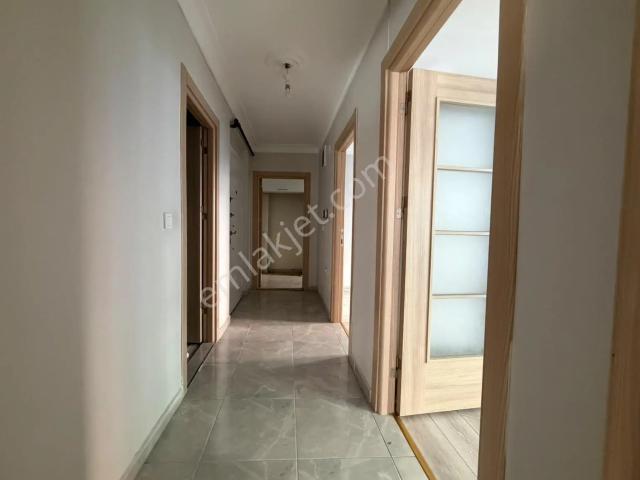 Yakuplu'da Merkezi Konumda Kiralık Yüksek Giriş 2+1
