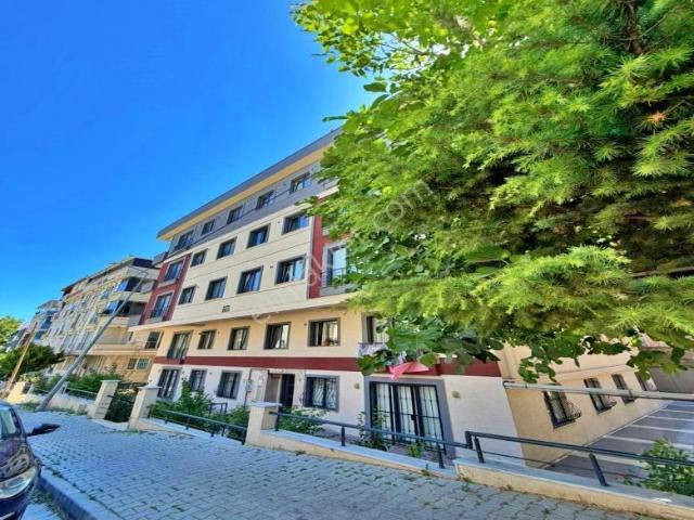 Yakuplu'da Sıfır Oturuma Uygun 5+2 Satılık 200m² Dubleks