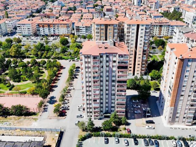 Yakut Mah. 3+1 165 M2 Geniş Daire