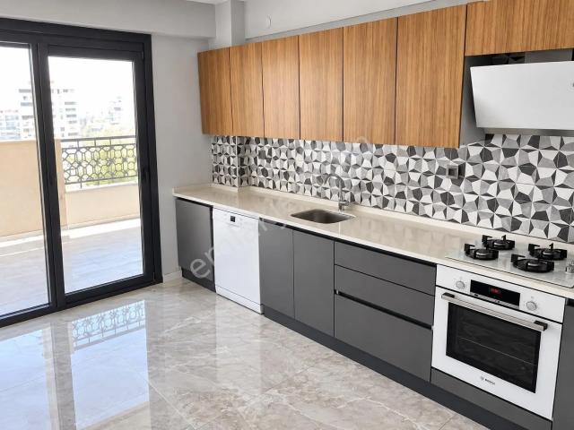 Yakınca'da Kiralık 3+1 Lüks Daire