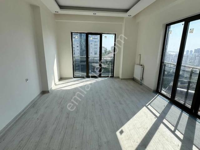 Yakacık Yeni Mah.de Deniz Manzaralı 3+1 Daire