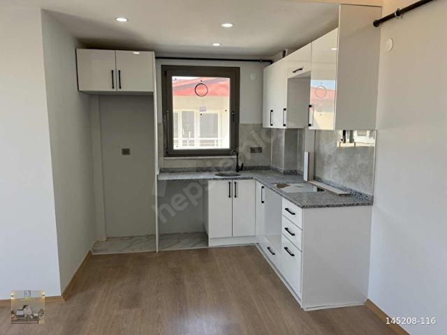 Yakakent Merkezde takasa açık satılık sıfır 2+1 daire