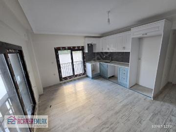 YAKAMOZ DA DENİZE VE SOSYAL TESİSLERE YAKIN 2+1 DAİRE