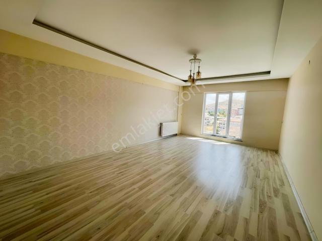 Yakamoz Life Sitesinde Satılık 3+1 Daire