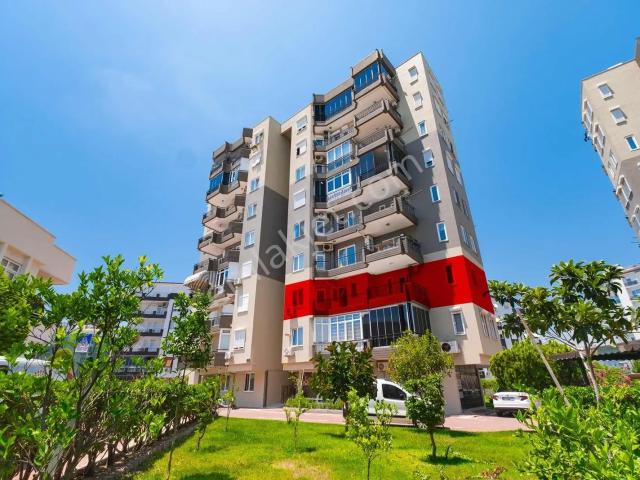 Yalı Caddesinde Site İçerisinde Ara Kat Satılık Daire