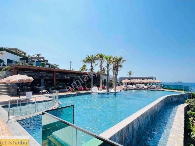 Yalıakavak Tilkicik Koyun Da Denize Sıfır Satılık Villa