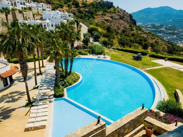 Yalıkavakta Deniz Ve Doğa Manzaralı Villa