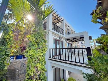 Yalıkavak'ta Deniz Manzaralı, Eşyalı 4+1 Dubleks Villa