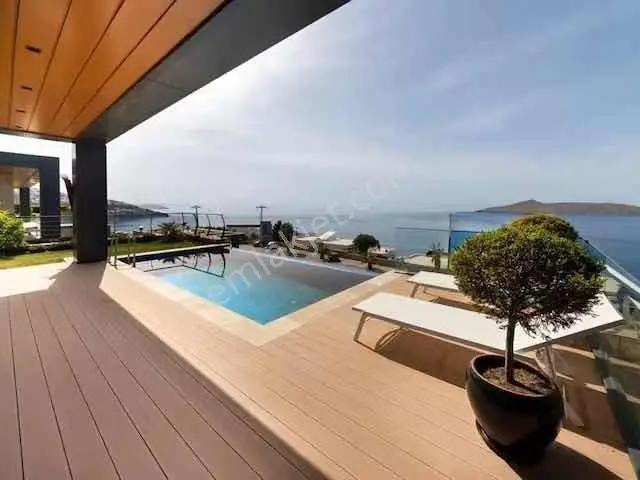 Yalıkavak'ta Deniz Manzaralı Lüks Villa