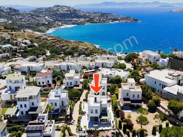 Yalıkavak'ta,güvenli,havuzlu,site İçinde,bahçeli,3+1,dubleks