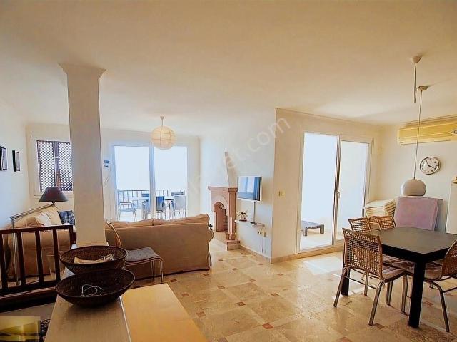 Yalıkavakta Manzaralı Bahçeli Satılık Villa Full Eşyalı Bakımlı