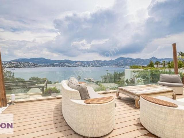 Yalıkavak Casa Nova Sitesin'de Denize Sıfır Süper Lüks Villa
