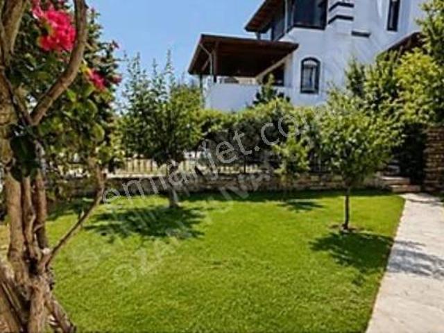 Yalıkavak Geriş Deniz Manzaralı, Site İçi Satılık 3+1 Villa