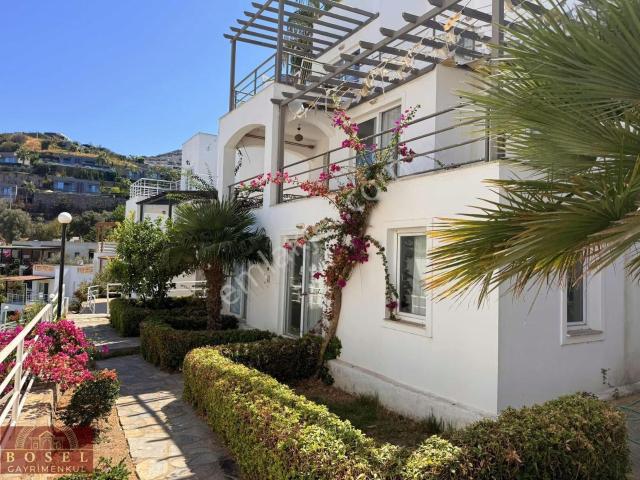 Yalıkavak Geriş Eşyalı Havuzlu Site Satılık 4+1 Müstakil Villa