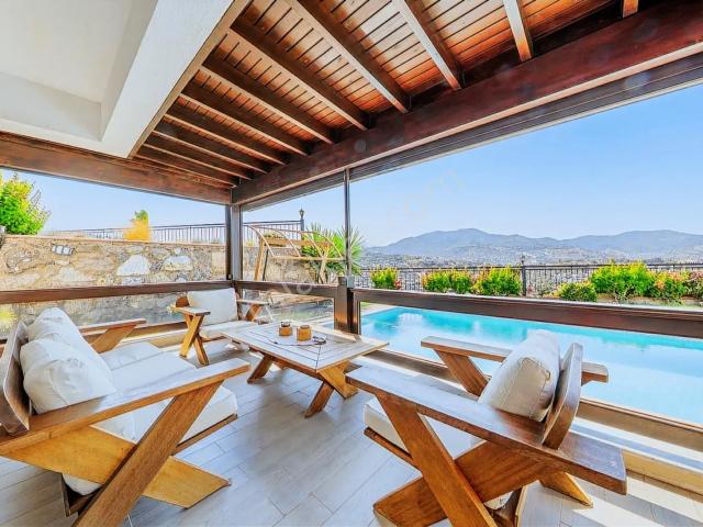 Yalıkavak Dirmil'de Özel Havuzlu Deniz Manzaralı Müstakil Villa