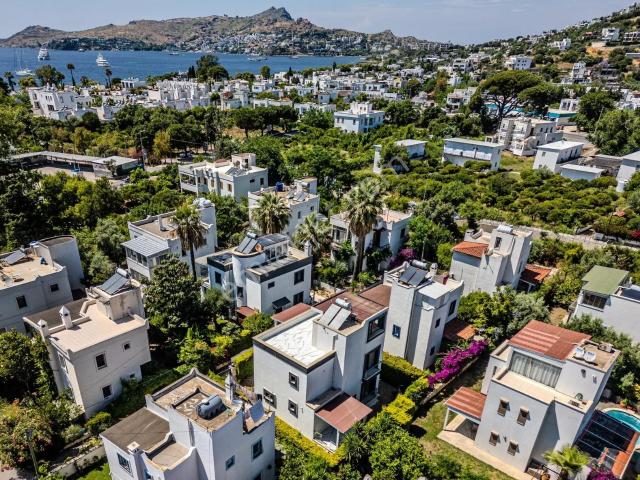 Yalıkavak Merkeze Ve Marinaya Yakın 4+1 Satılık Müstakil Villa