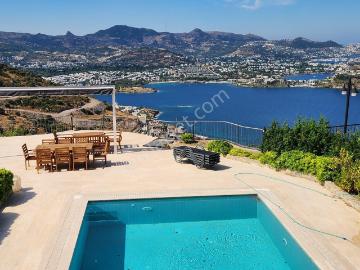 Yalıkavak Plajlı Sitede Özel Havuzlu Müstakil Bahçeli Villa