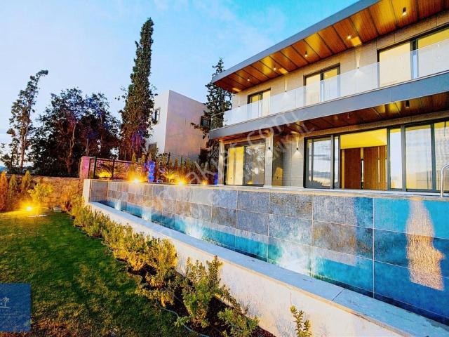 Yalıkavak Tilkicik'de Deniz,marina Manzaralı Kiralık Villa