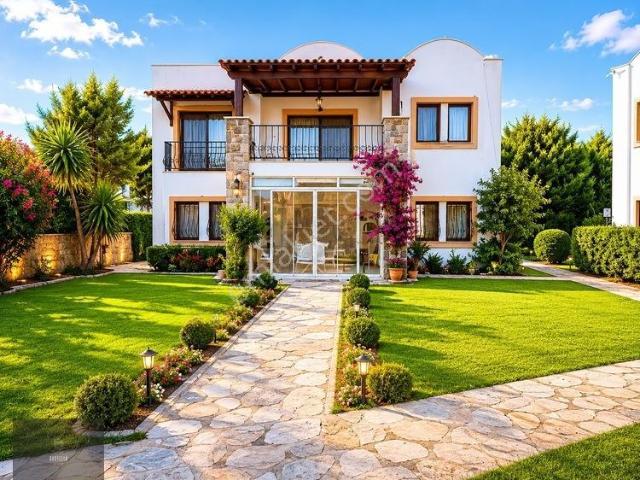 Yalıkavak Vineyard Sitesi'nde Ortak Havuzlu, Eşyalı 2+1 Daire