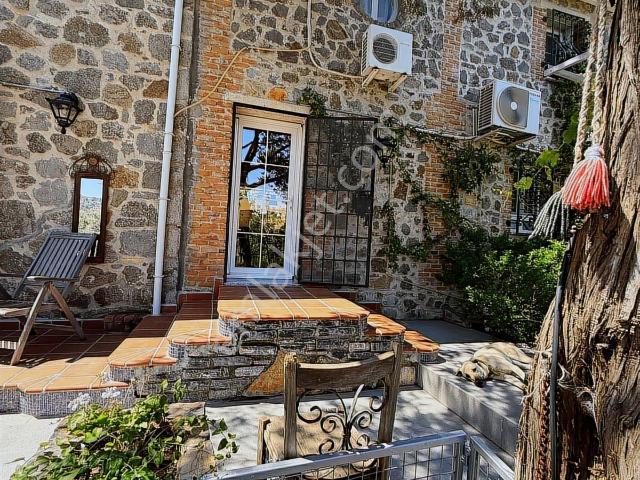 Yalıçiftlik' Te Yıllık Kiralık Masal Gibi Villa
